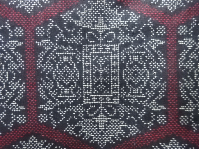 JAPANESE KIMONO / ANTIQUE KIMONO / SILK / DORO OSHIMA TSUMUGI / WOVEN FLOWER CREST / 5MARUKI